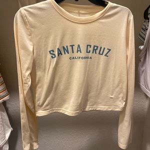 Really cute cropped Santa cruz shirt